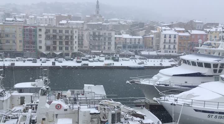 Sète - HERAULT - SETE - VIDÉO // Le port de pêche de Sète sous la neige