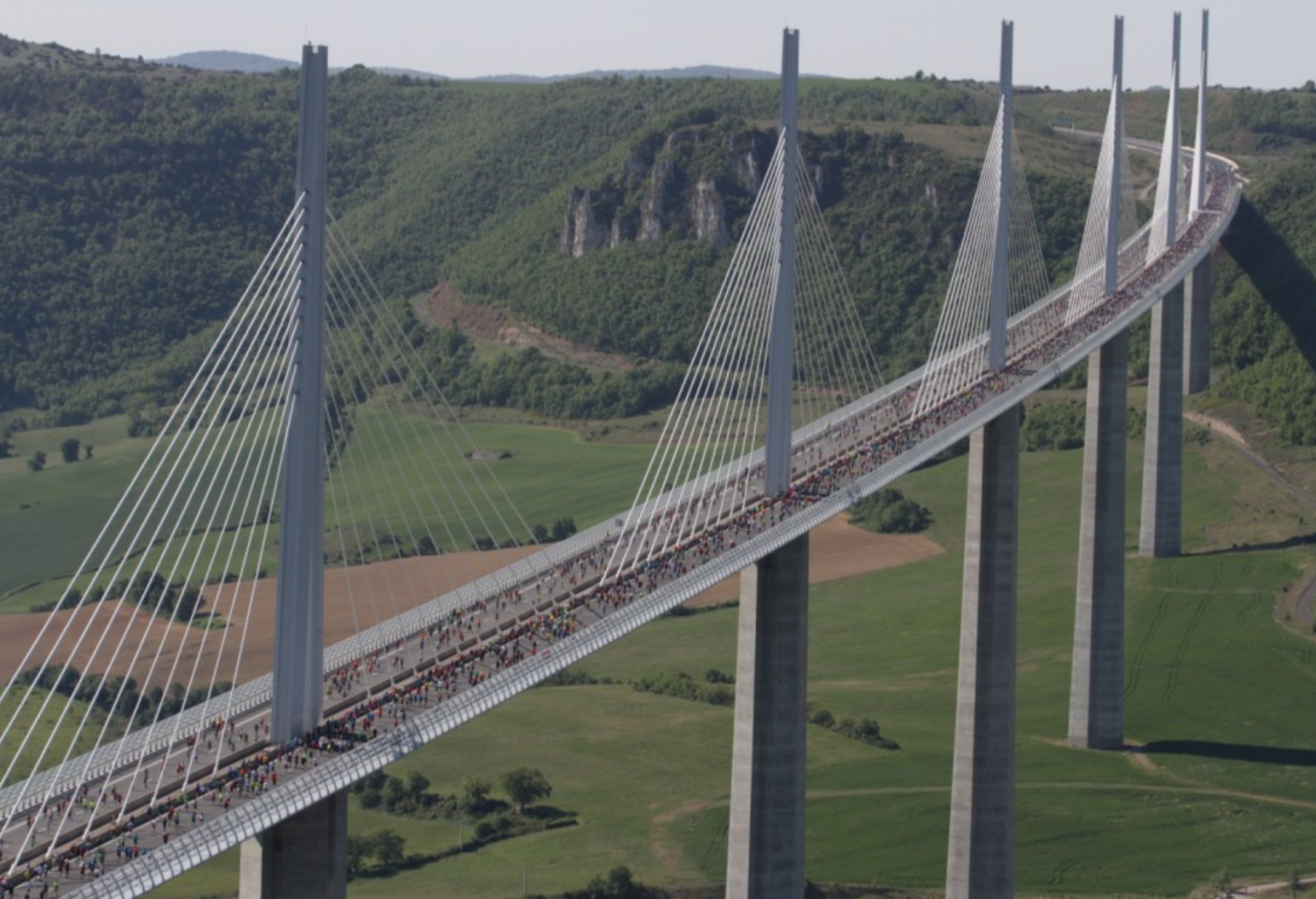 Millau - AVEYRON - MILLAU - DES PARRAINS ET UN PLATEAU ÉLITES DE RENOM POUR LA COURSE EIFFAGE DU VIADUC