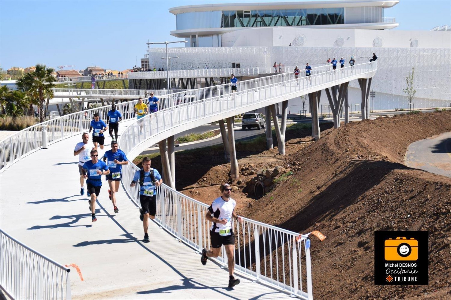 Cap d'Agde - CAP D'AGDE - La Passerelle du Palais inaugurée par les coureurs du Relais Master par Michel DESNOS