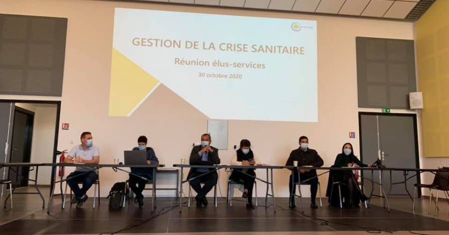 Saint-Jean-de-Védas - Le Maire, des élus et des responsables de service réunis ce matin pour une réunion de crise