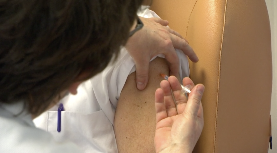 - Vaccins contre le COVID-19: l'Union Européenne doit répondre avec unité et solidarité