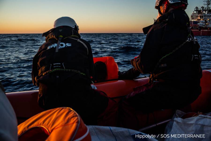 - Méditerrannée : 422 rescapés ont besoin de débarquer d'urgence dans un lieu sûr