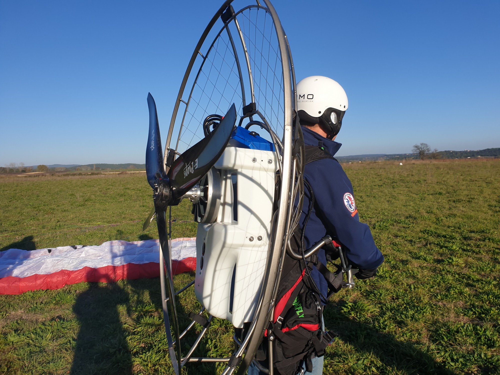 Hérault - Ionbird lance le premier paramoteur électrique à assistance au pilotage.