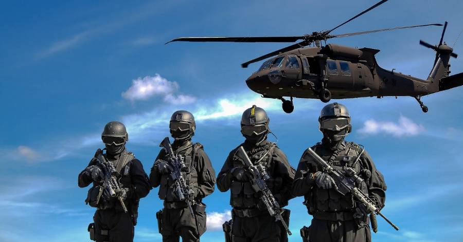 Mende - Armée de terre : Exercice militaire sur le causse de Mende.