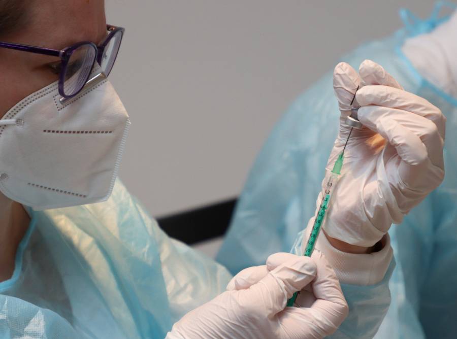 - Vaccins: les députés interrogeront des PDG d'entreprises pharmaceutiques