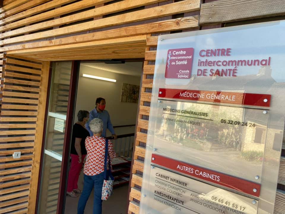 Lot - Marie Piqué et ses colistiers visitent le centre de santé de Salviac