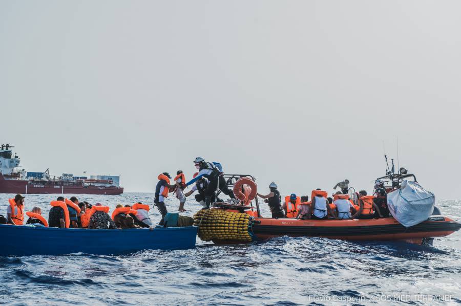 - Méditerranée : Ocean Viking : 572 rescapés doivent être débarqués en lieu sûr sans plus attendre.