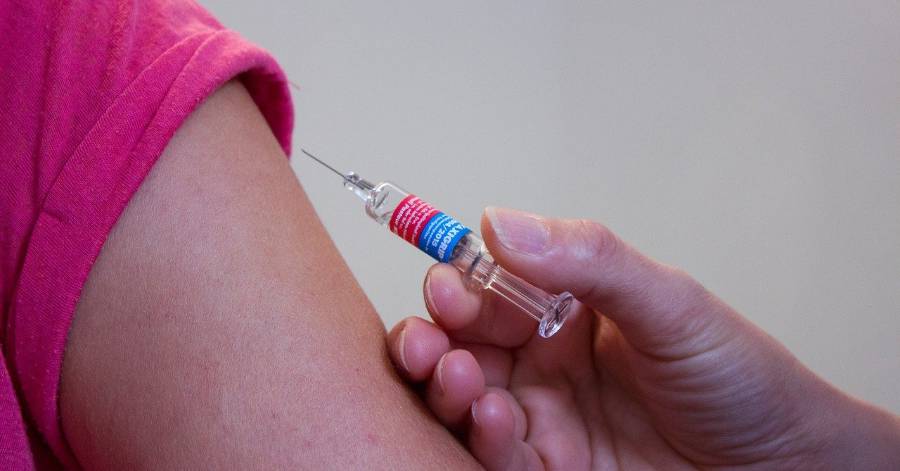 Occitanie - La Région, la Croix Rouge, l'ARS et la Fédération de l'Hôtellerie de Plein Air s'associent pour accélérer la vaccination en Occitanie