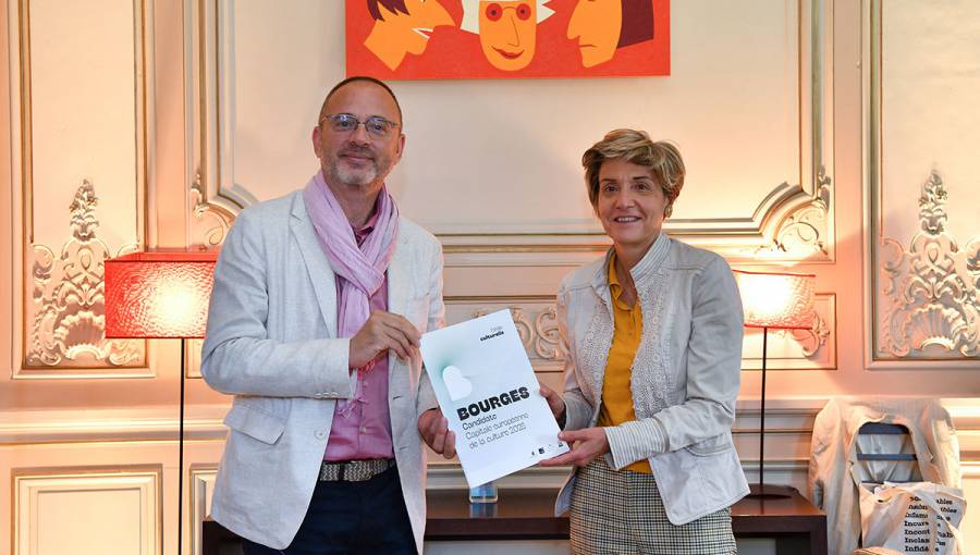 - Avignon soutient la candidature de Bourges pour devenir Capitale Européenne de la Culture en 2028
