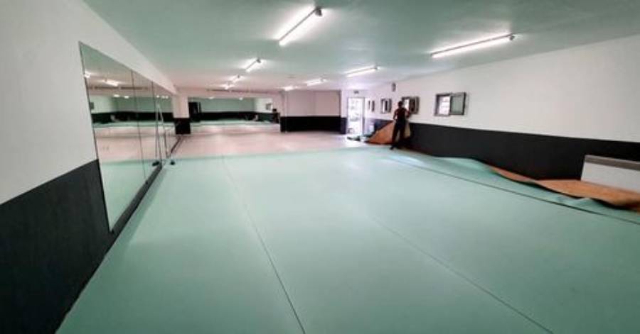 Mèze - Un nouveau revêtement pour la salle de gym