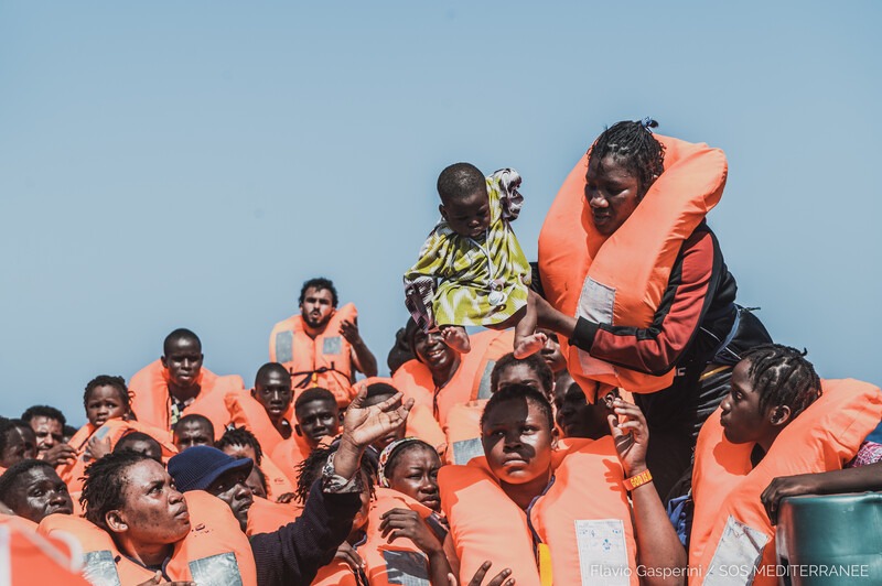 - L'Ocean Viking est confronté à un nouveau blocage : un débarquement de toute urgence est nécessaire