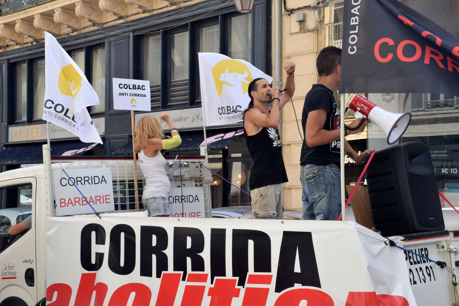 Béziers - Le Colbac a manisfesté contre les corridas
