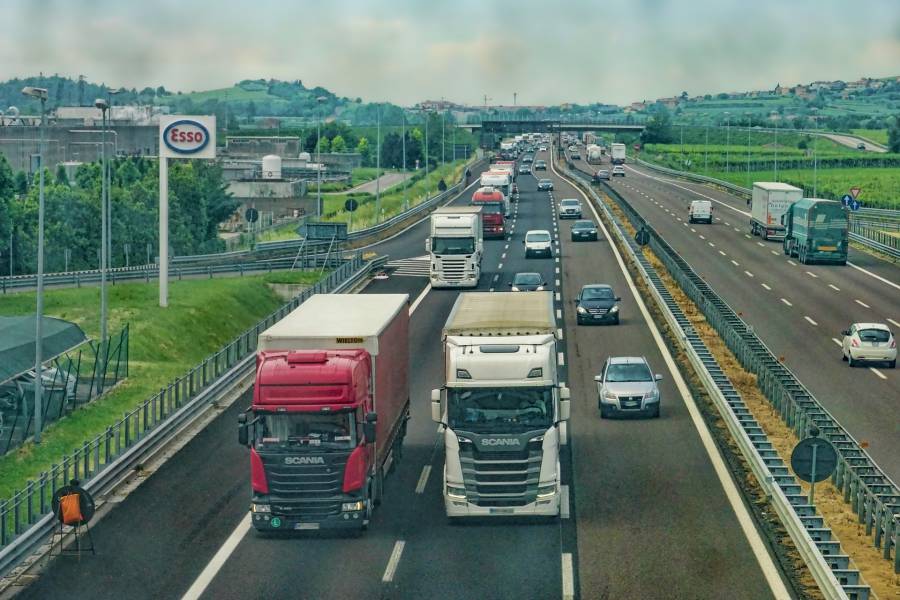 - Impact du conflit en ukraine :Les organisations professionnelles du transport routier de marchandises et de voyageurs reunies au ministere charge des transports