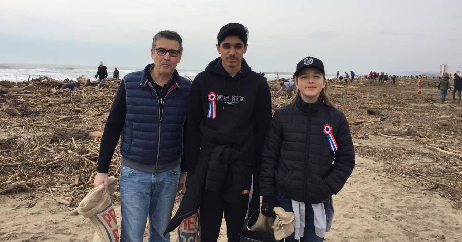 Valras-Plage - Merci aux bénévoles qui se sont mobilisés pour débarrasser la plage des déchets plastique !