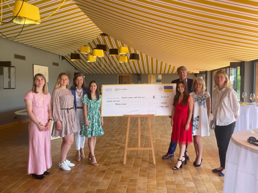Vente caritative Château Dauzac et iDealwine : plus de 75 000€ récoltés pour Ukraine Amitié