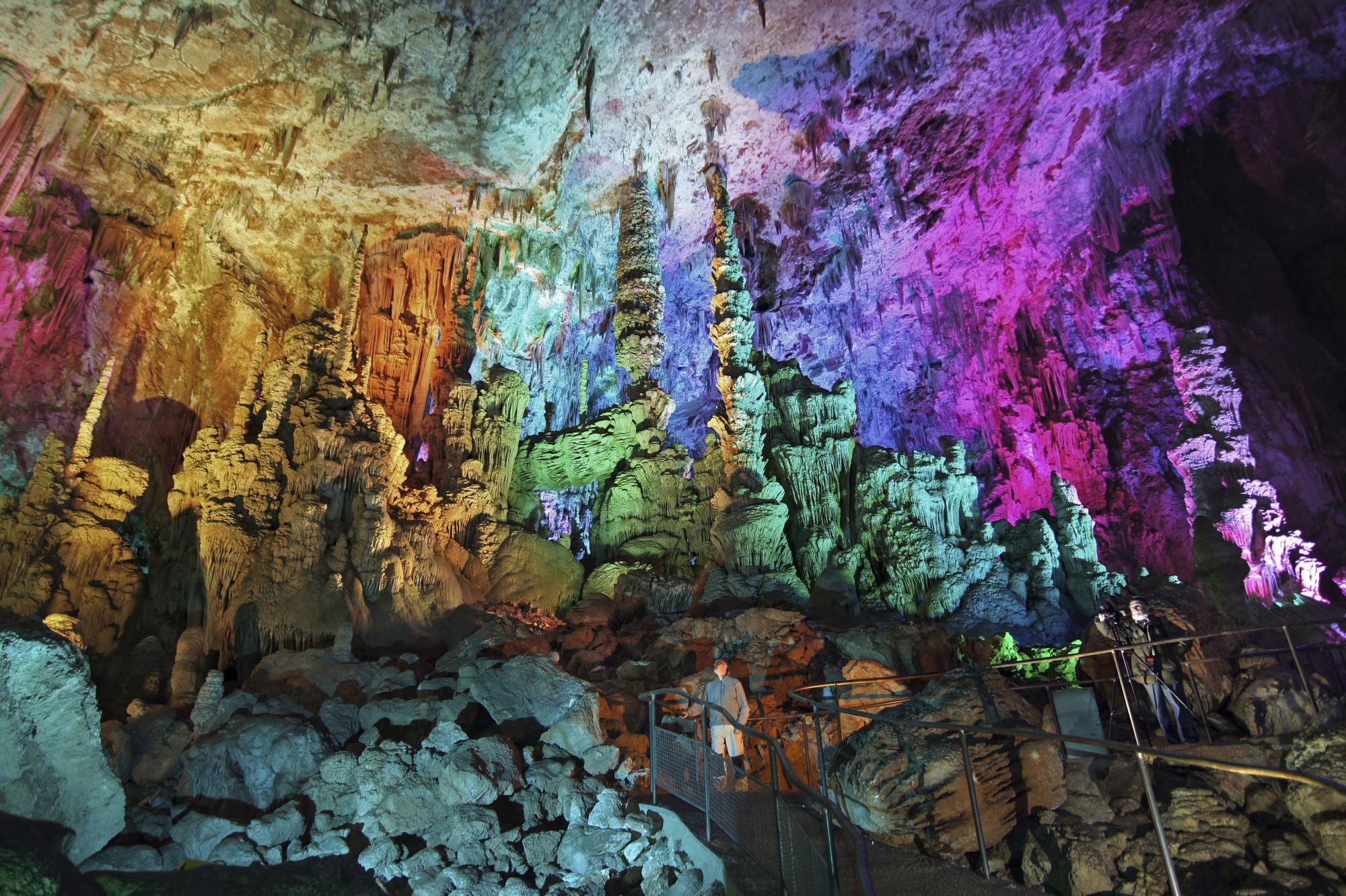 Bagnols sur Cèze - La Salamandre célèbre le monde souterrain à l'occasion de la Journée internationale des grottes !