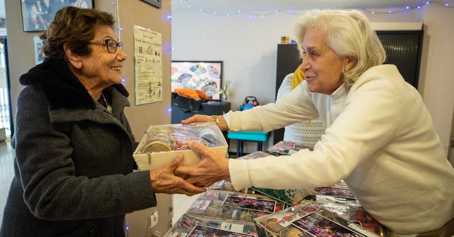 Sète - Distribution des colis de Noël à Sète
