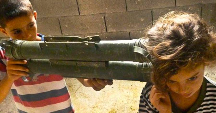 - 1 pays sur 4 utilise des enfants comme soldats ! ONG Vision du Monde
