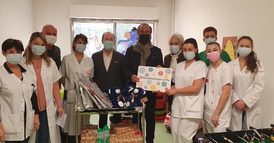 Sète - Des cadeaux pour les enfants hospitalisés