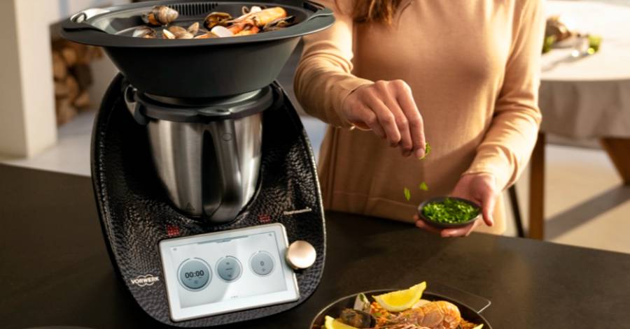 Shopping - Le Thermomix a 140 ans ! Une Edition Limitée Noir Scintillant”  pour le robot ménager Vorwerk