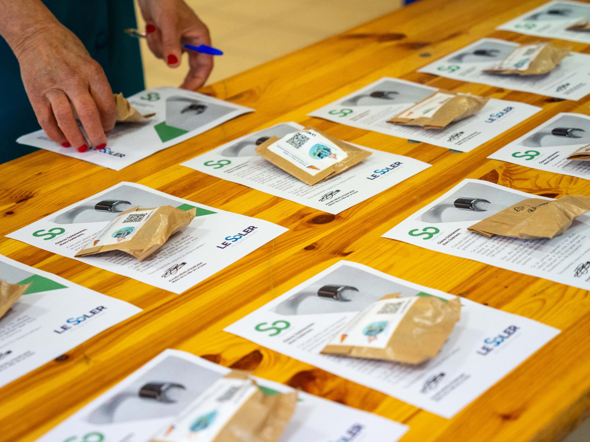 Pyrénées-Orientales - Le Soler : les élus distribuent des kits « économie d'eau » à la population