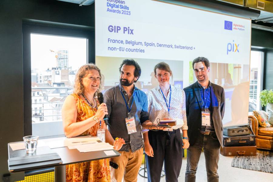 France - Montpellier Méditerranée Métropole et Pix : un partenariat en faveur de l'inclusion numérique pour t