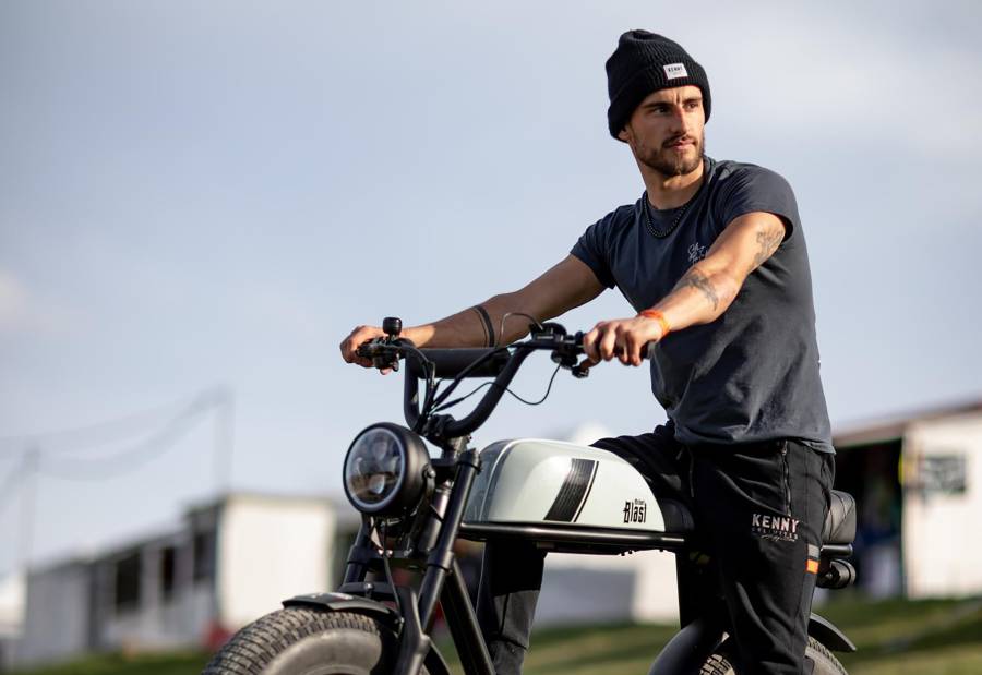 France - Vélos électriques aux allures moto : L'Outsider 5.0, le nouveau VTT Michael Blast