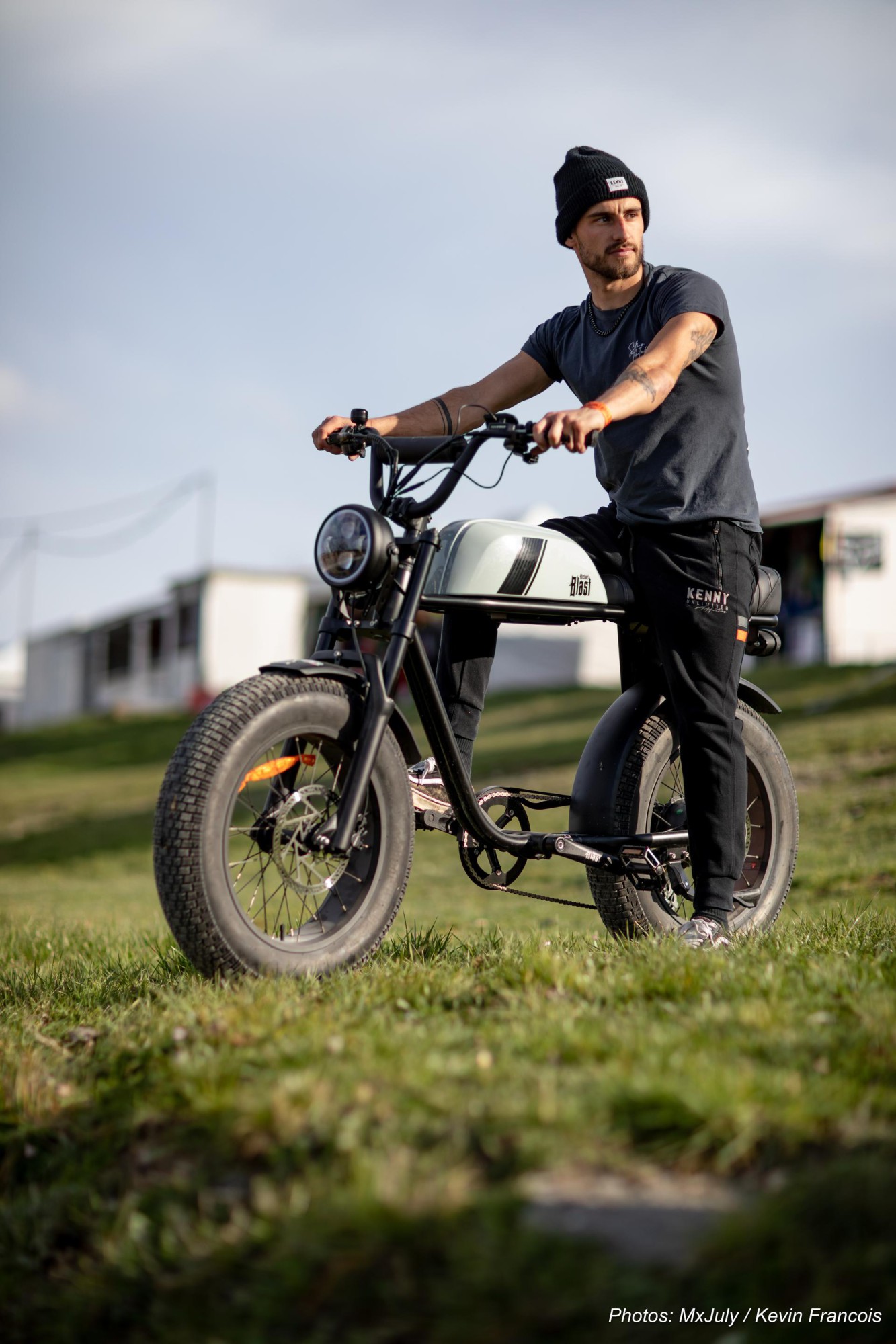 France - Vélos électriques aux allures moto : L'Outsider 5.0, le nouveau VTT Michael Blast