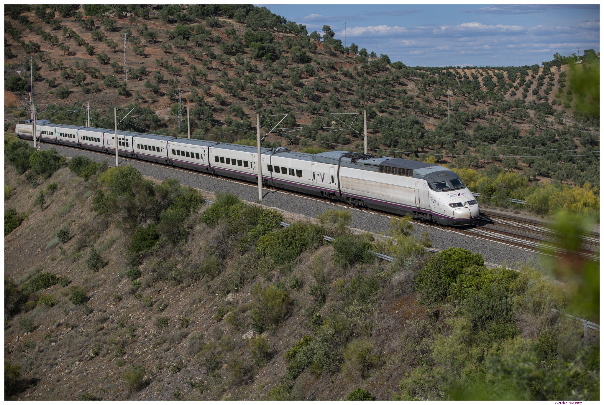 - Le train à grande vitesse AVE Lyon - Barcelone commence à circuler tous les jours