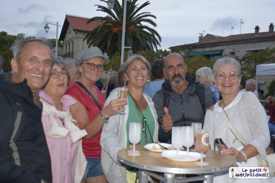 France - Le patrimoine célébré lors d'un apéritif pluvieux mais convivial