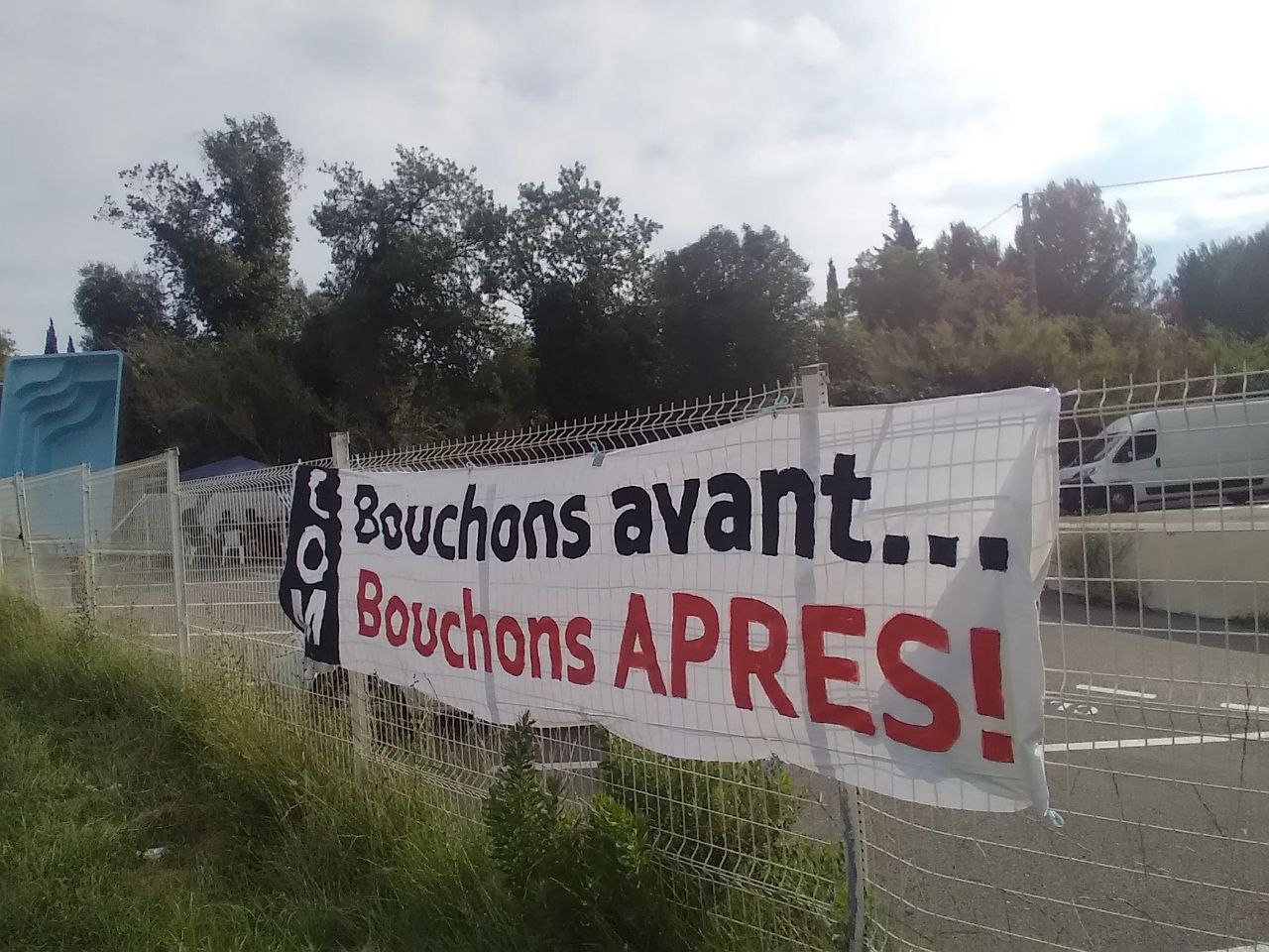 France - VINCI obligé de faire de la publicité pour essayer de justifier le contourne…ment.
