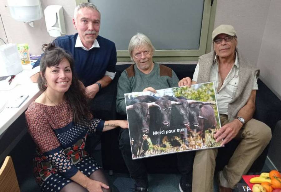 Béziers - RENAUD exprime son opposition à la corrida dans une salle de concert en plein Béziers !
