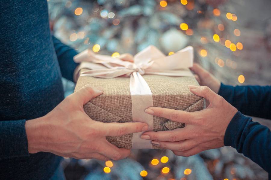 FRANCE - Opération du coin de la rue au pied du sapin : sauver les commerces de proximité
