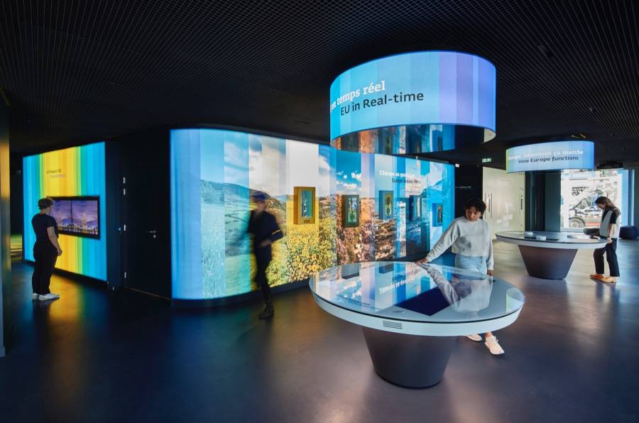 France - Roberta Metsola inaugure officiellement  l'exposition interactive « Europa Expérience » à Paris