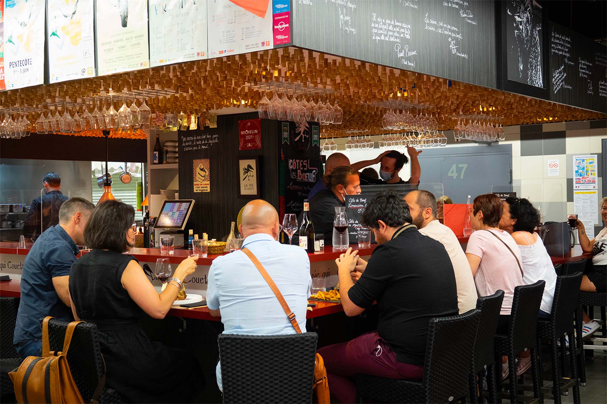 Nimes - La Pie qui Couette, l'institution des Halles de Nîmes