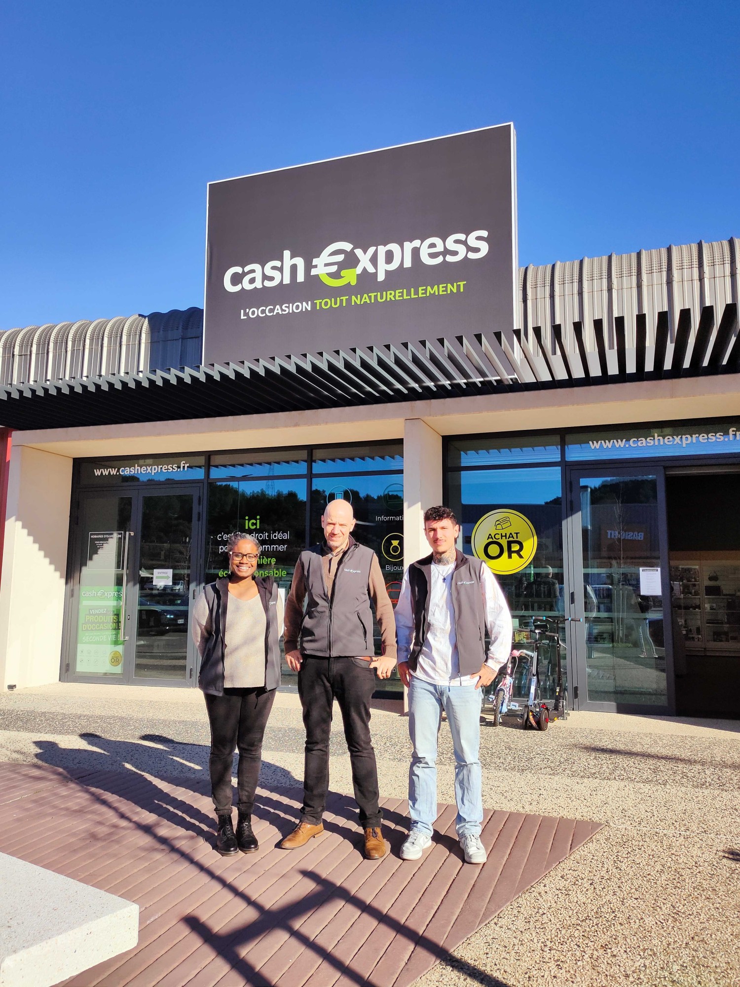 Beaucaire - Cash Express ouvre un nouveau point de vente à Beaucaire (30)