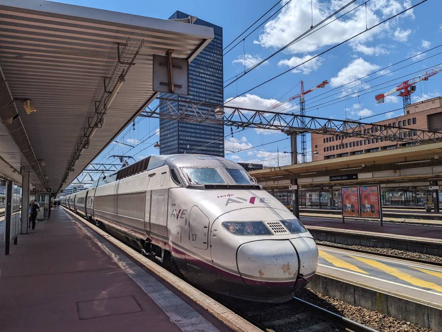 - Renfe commence à commercialiser des forfaits train, hôtel et loisirs pour découvrir l'Espagne à partir de neuf destinations françaises