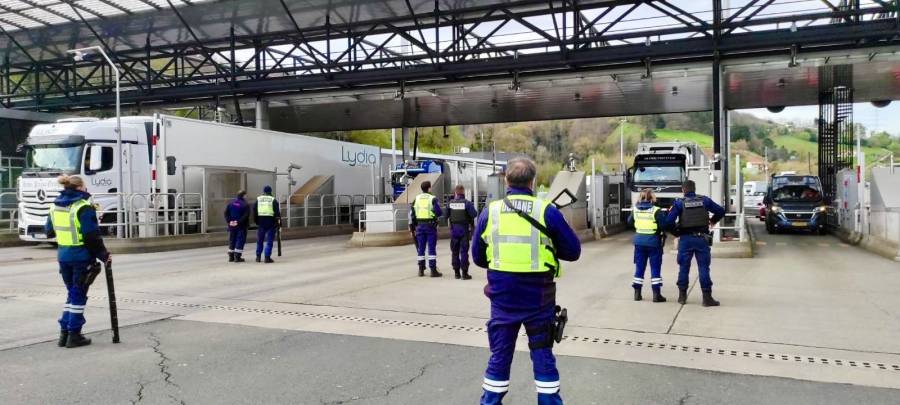 - Operation COLBERT II de lutte contre les trafics illicites de tabacs pour les douaniers de Montpellier