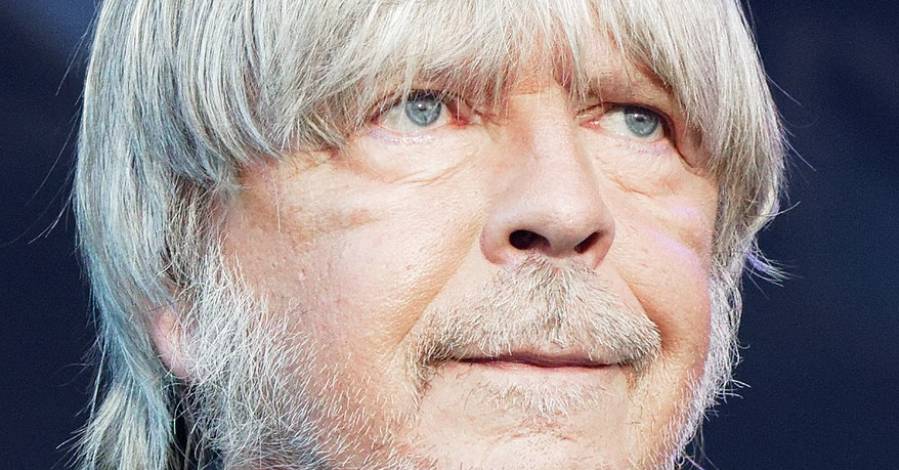 - RENAUD recevra la médaille de la ville de Bourges pour sa carrière et son combat contre les corridas
