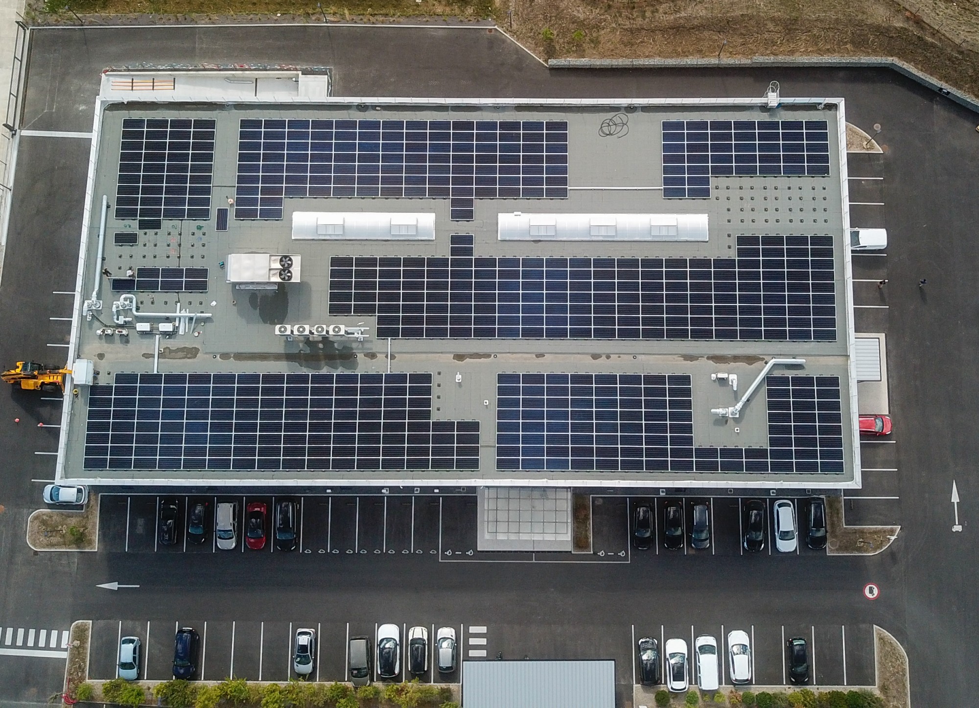 - LivingPackets atteint la neutralité énergétique grâce à ses 586 panneaux solaires