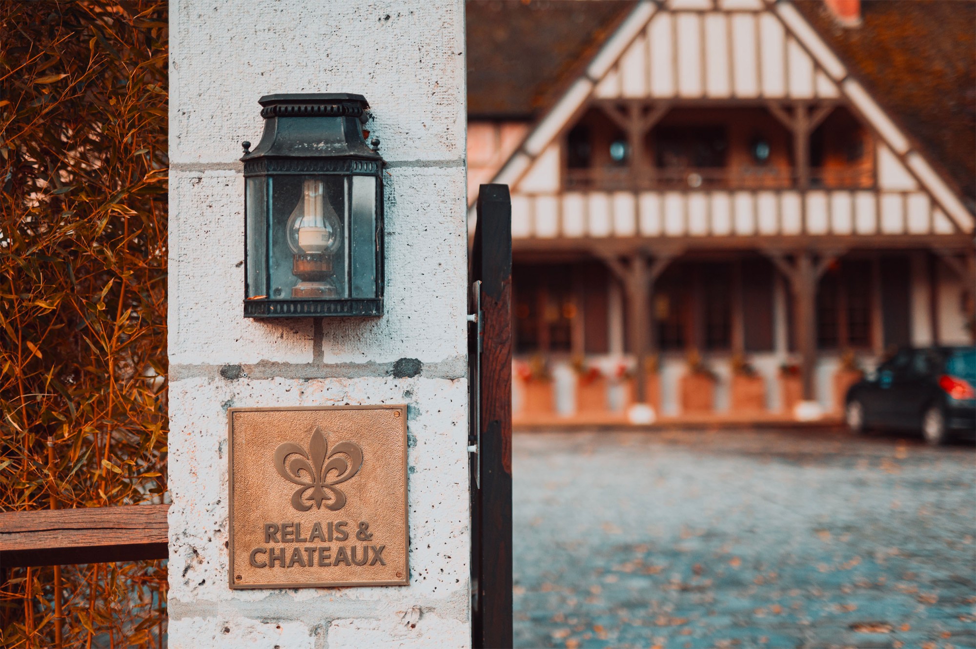 - L'Auberge des Templiers : Un Joyau Historique au Cœur de la Gastronomie et de l'Hôtellerie de Luxe