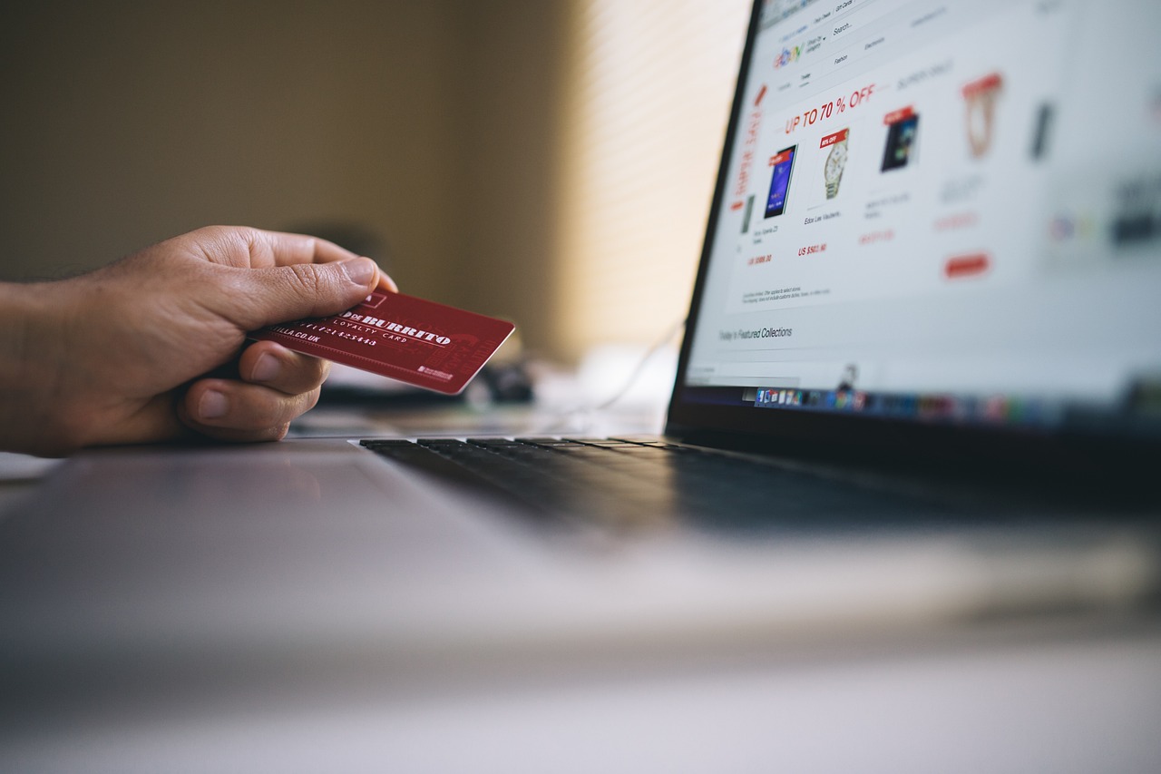 - INFOGRAPHIE : Chatbot x E-commerce : Optimiser l'expérience client