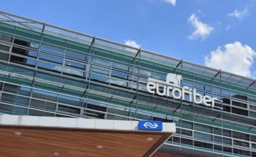 - L'importance de s'appuyer sur des connexions fibre professionnelles