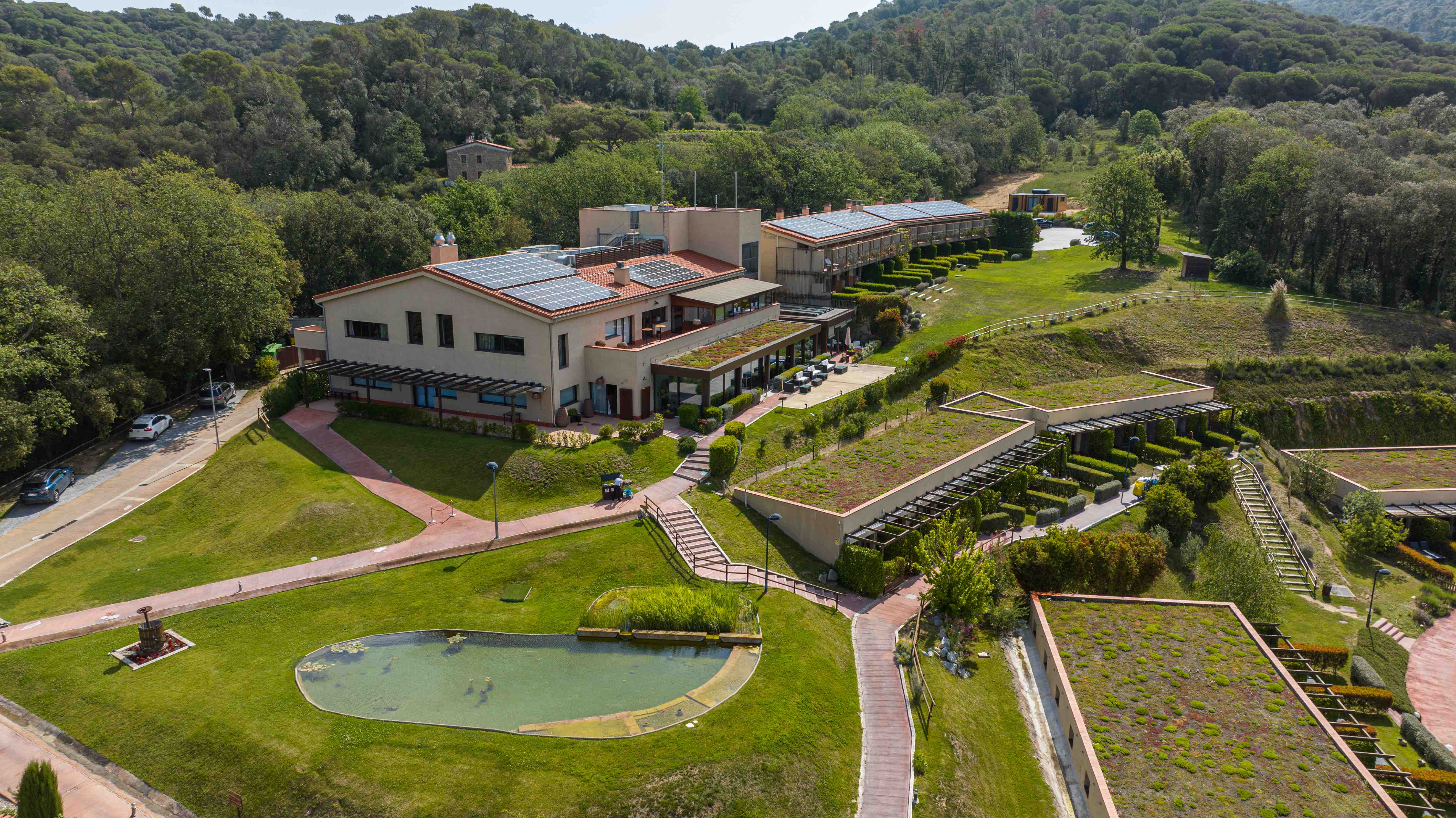 - Mas Salagros EcoResort 5*: Un sanctuaire de luxe durable où bien-être et gastronomie étoilée se renc
