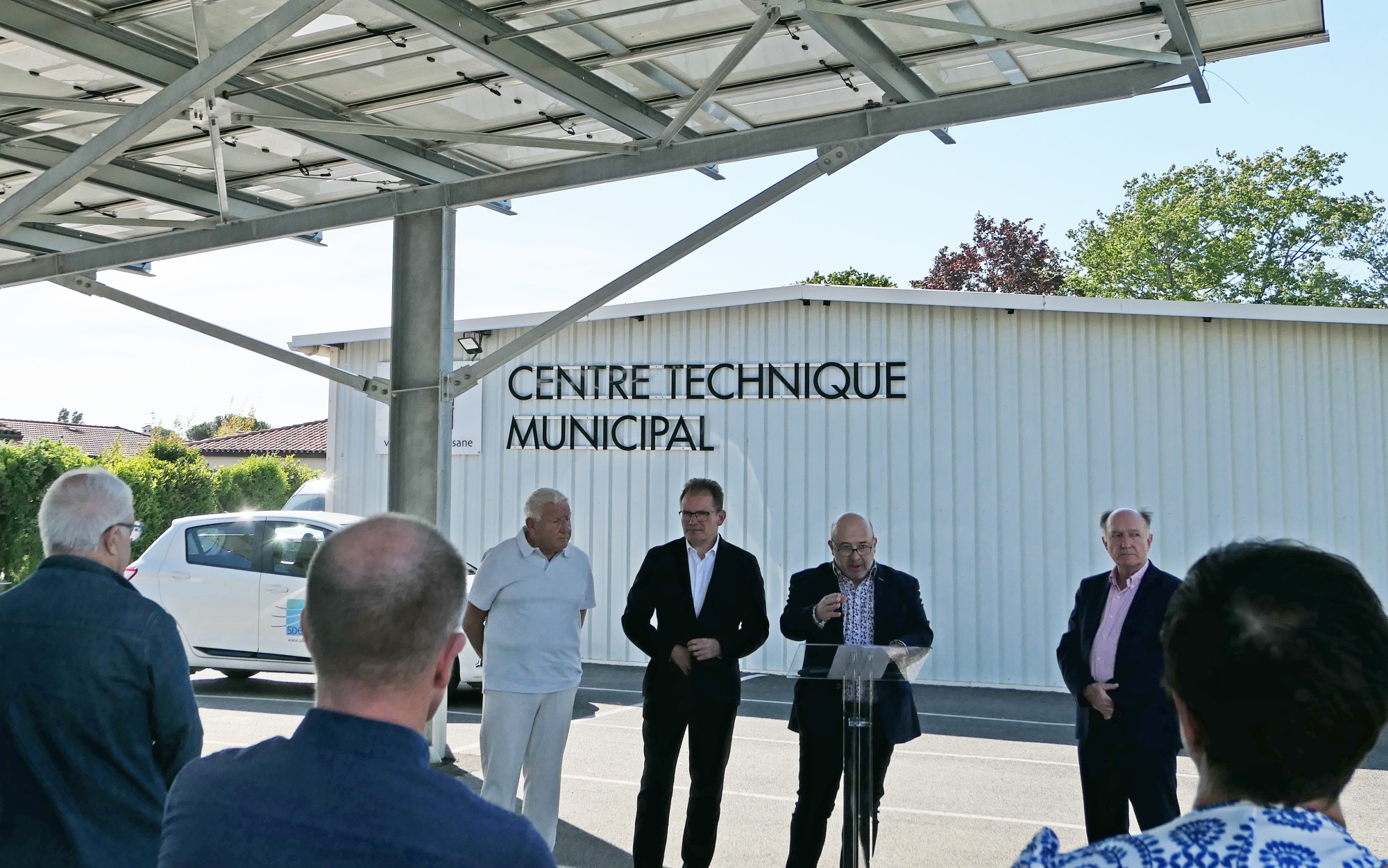 Haute-Garonne - Villeneuve-Tolosane : une ombrière photovoltaïque pour produire et autoconsommer une énergie locale