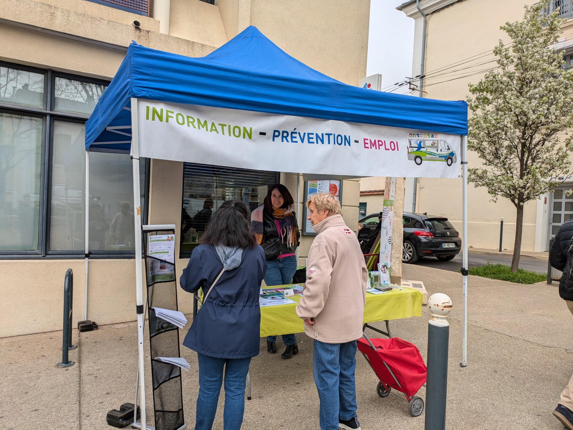 Montagnac - L'Agence Mobile vient à la rencontre des Montagnacois