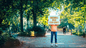 FRANCE - Harmonie Mutuelle organise une marche pour récolter les déchets et une conférence