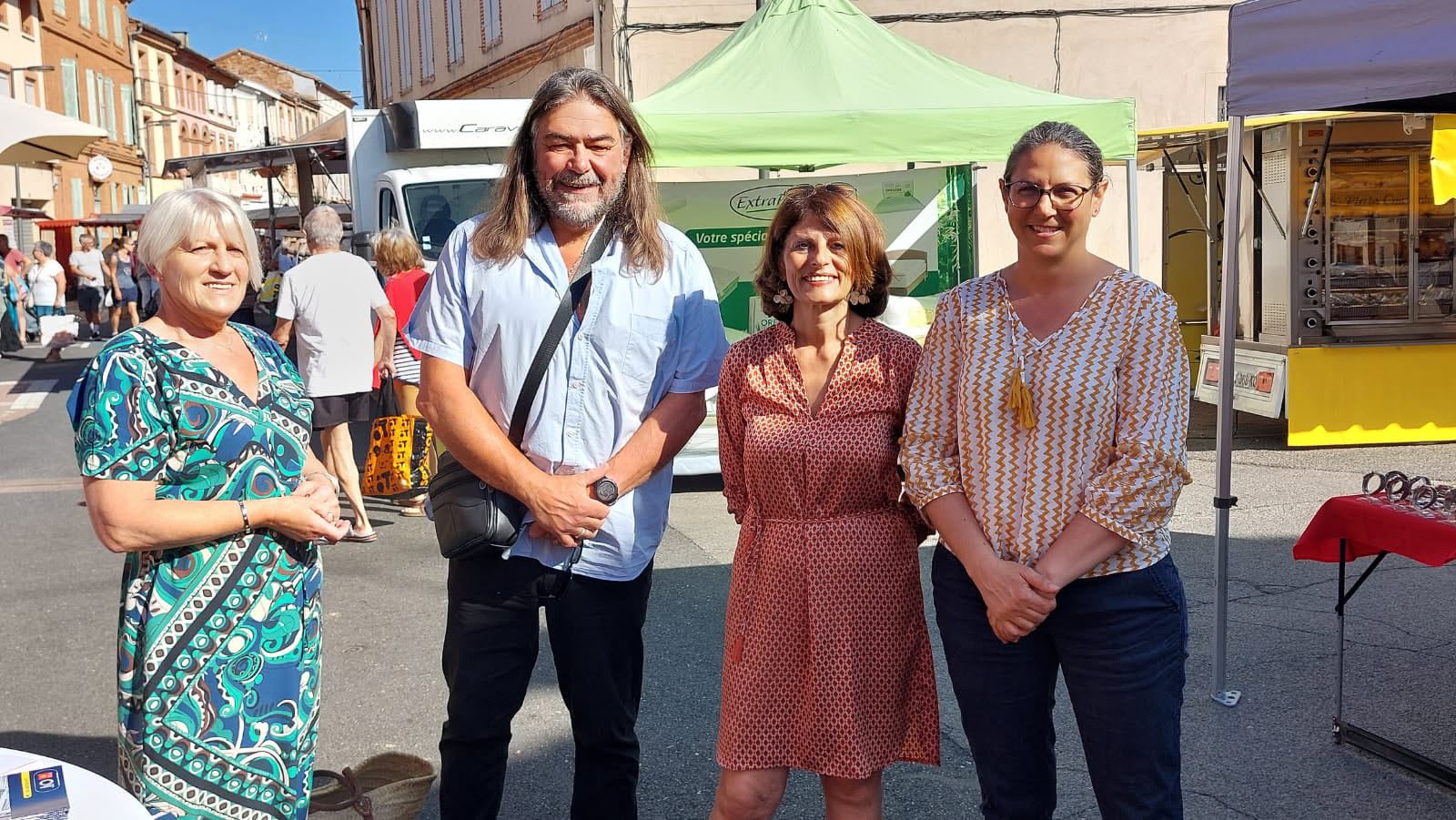 Castelsarrasin - Les communistes de Castelsarrasin mobilisés sur le marché pour un avenir solidaire et progressiste