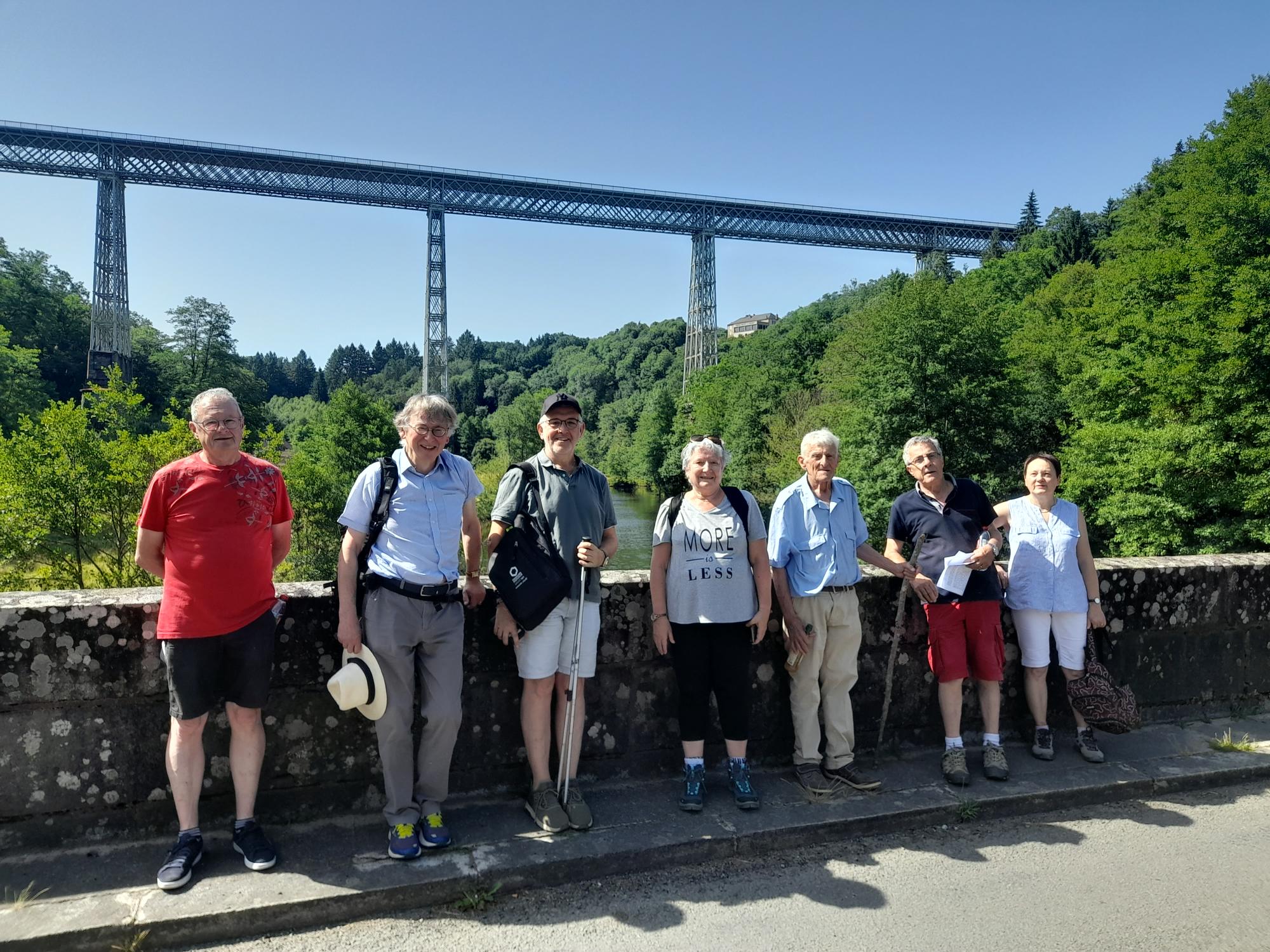 FRANCE - Retour sur la marche pour récolter les déchets à Pionnat