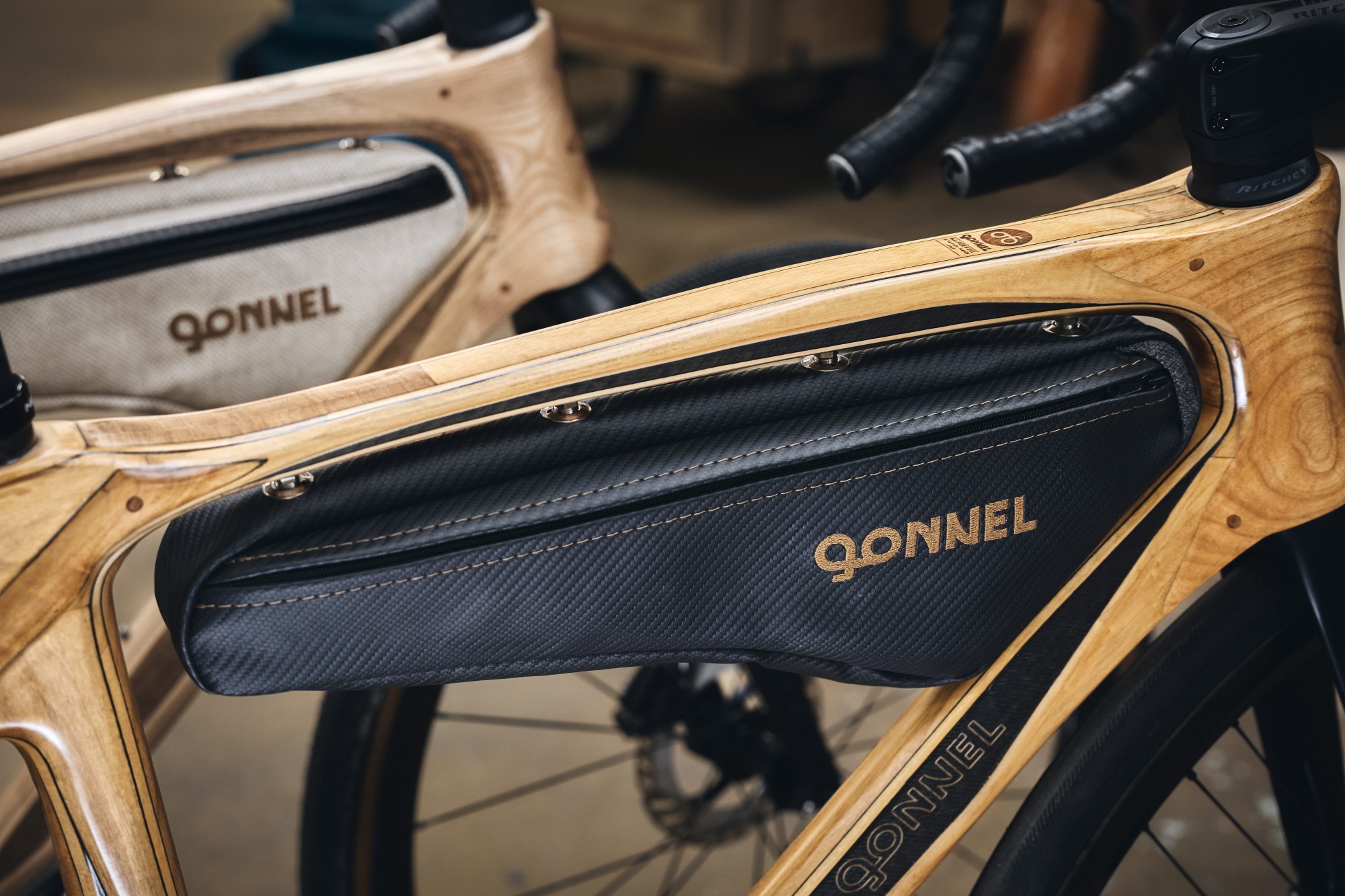 - Des vélos haute performance en bois et fibres composites fabriqués à La Rochelle